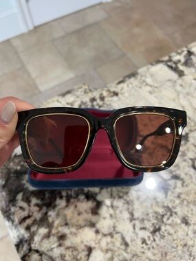 GUCCI Script Sunglasses in Havana Brown with Gucci velvet case great condition
